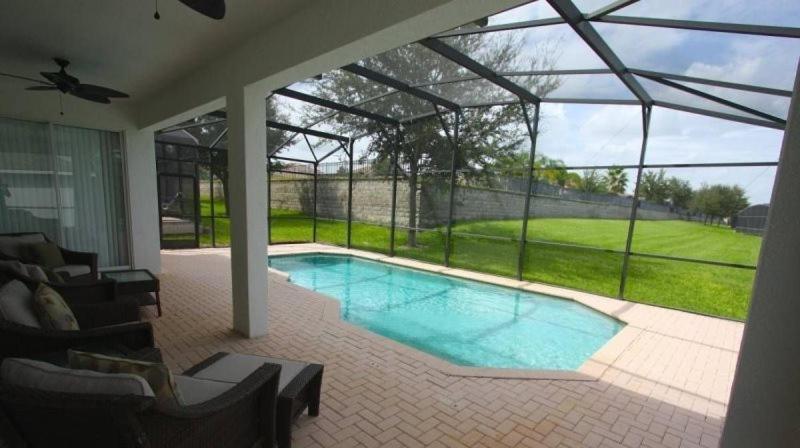 Awesome 5 Bedroom 5 Bath Pool In Windsor Hills *