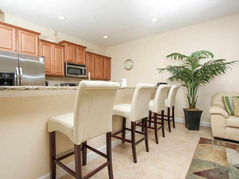 Holiday home 4 Bedroom 3 Bath Town With Pool In Paradise Palms Orlando