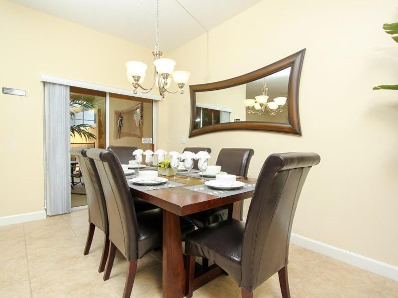 Holiday home 4 Bedroom 3 Bath Town With Pool In Paradise Palms Orlando