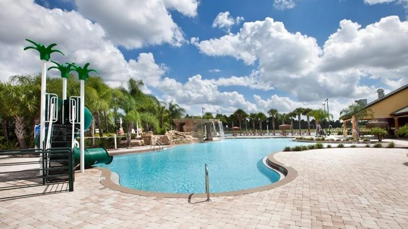 Beautiful 4 Bedroom Town House In The Fantastic Paradise Palms