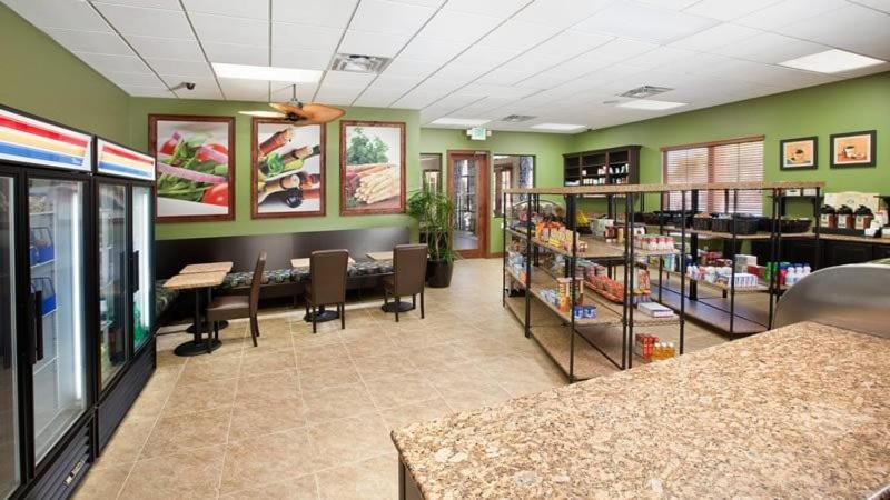 Beautiful 4 Bedroom Town House In The Fantastic Paradise Palms *