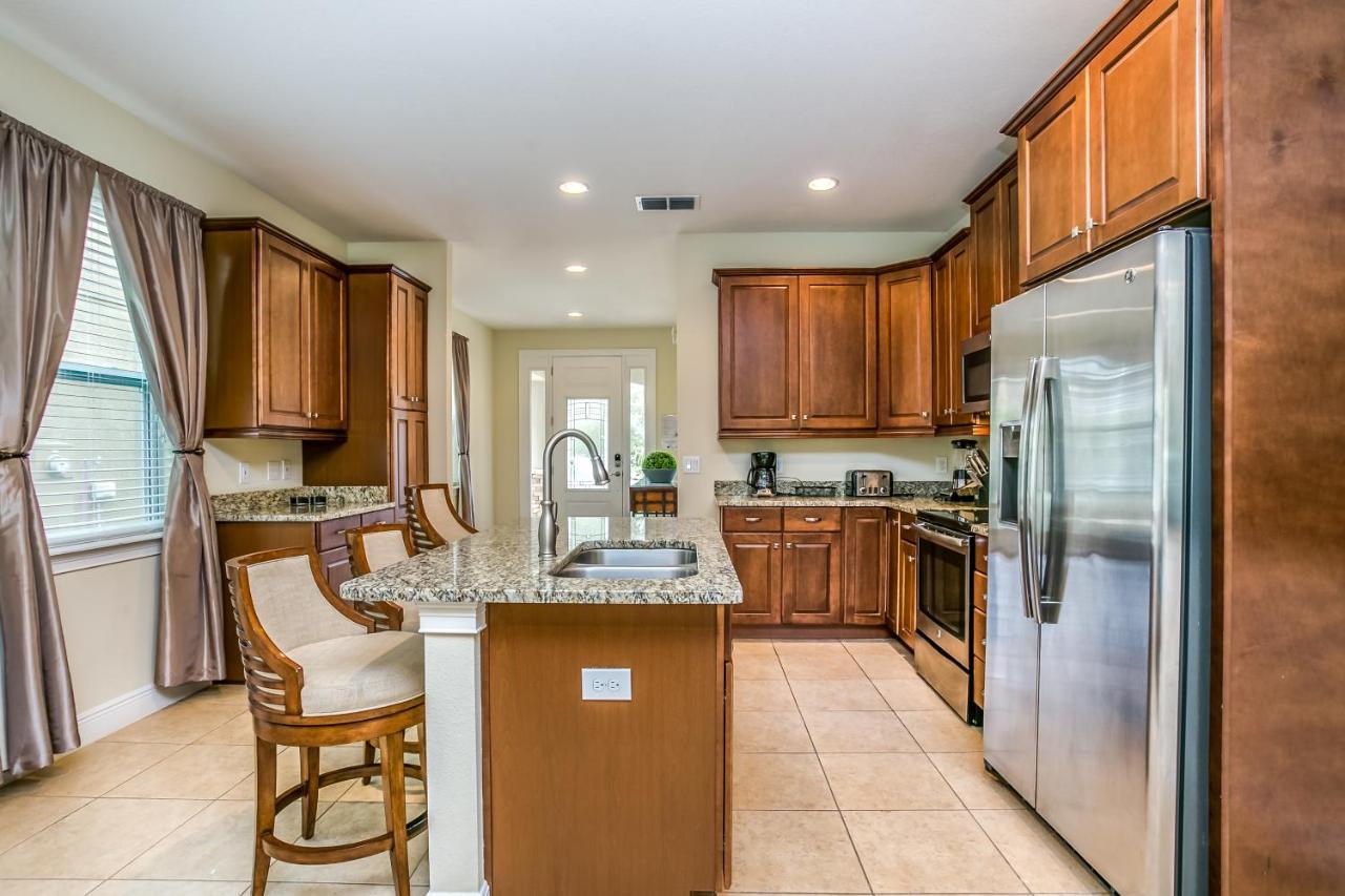 Encore 8 Bedroom Vacation With Pool 2105 Holiday home *