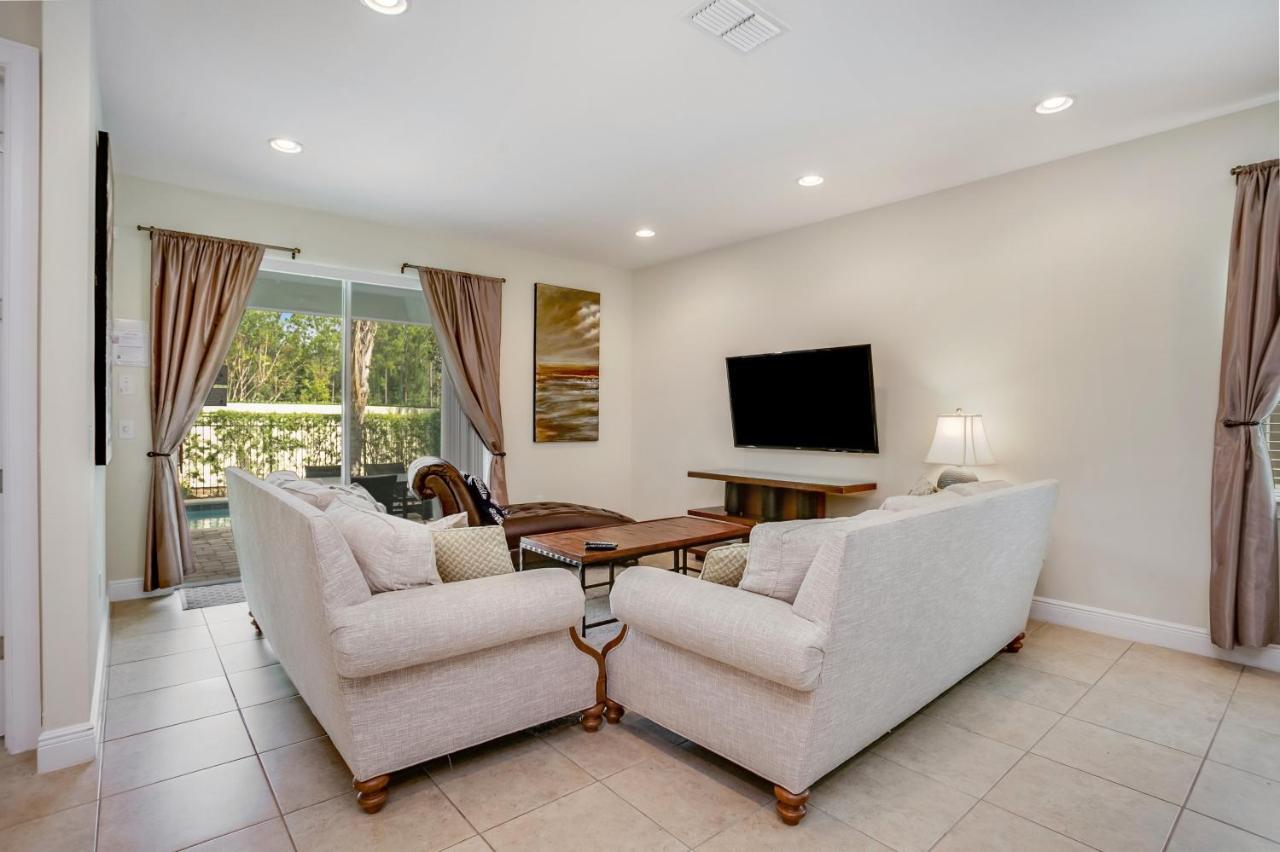Encore 8 Bedroom Vacation With Pool 2105 Holiday home