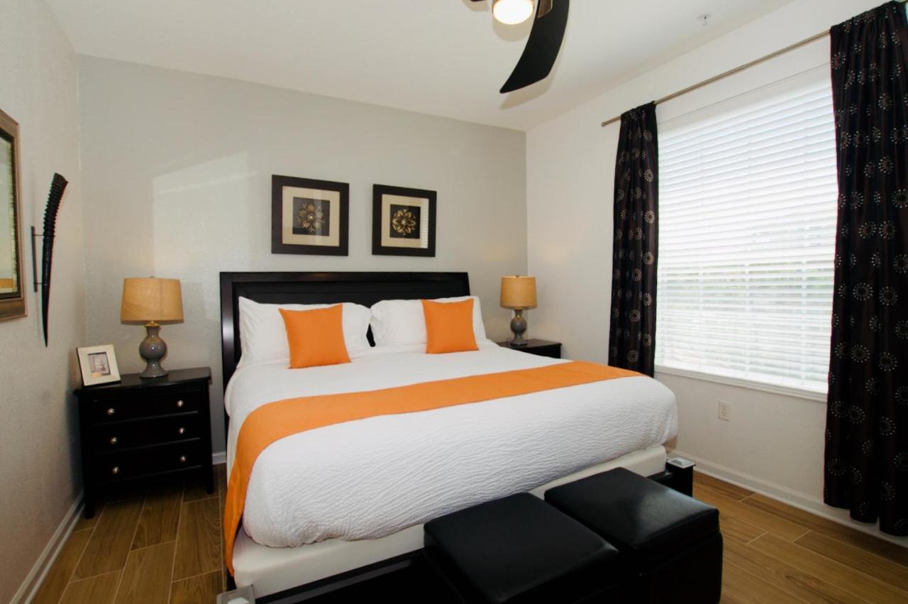 Vista Cay Luxury Lakeview 4 Bedroom *