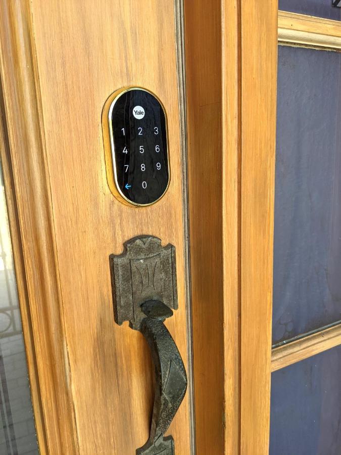 Guest house Lakefront Suites 3*