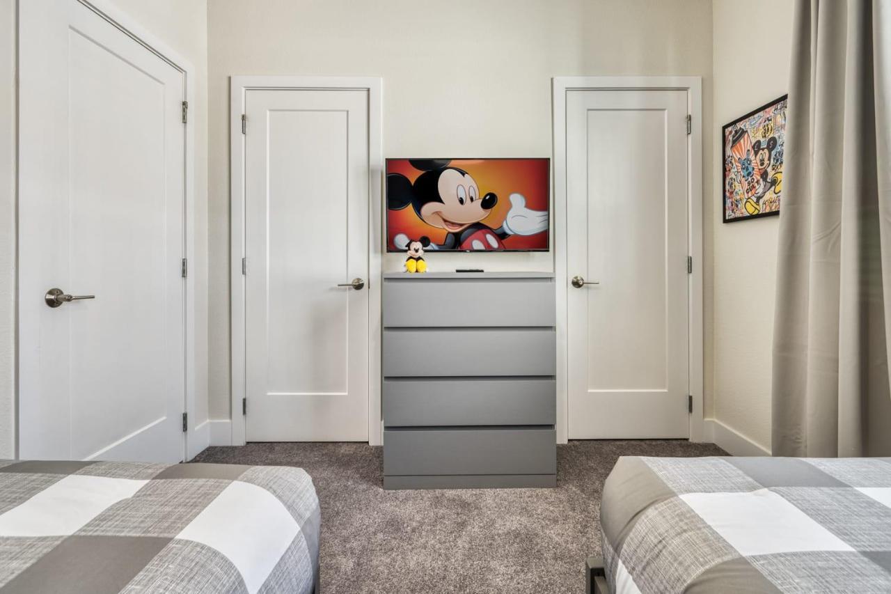 Modern With Private Pool Near Disney Holiday home *