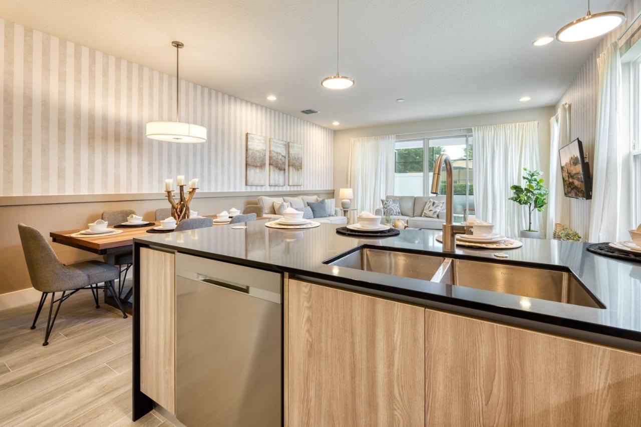 Modern With Private Pool Near Disney Holiday home *
