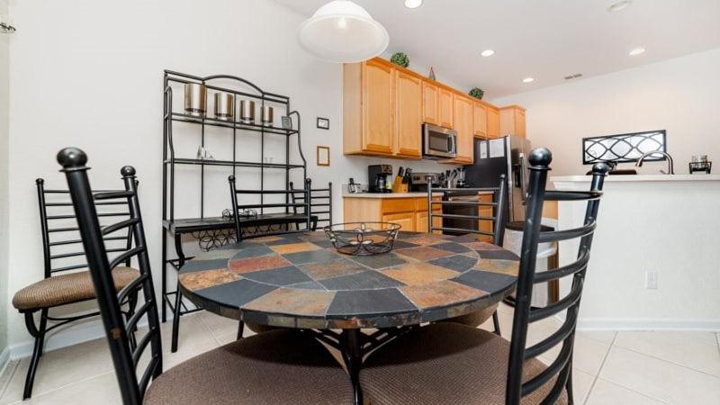 5 Bedroom 5 Bath Pool In Windsor Hills Near *