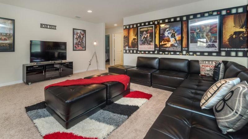 Amazing 6 Bedroom 4.5 Bath Windsor At Westside Pool Holiday home *