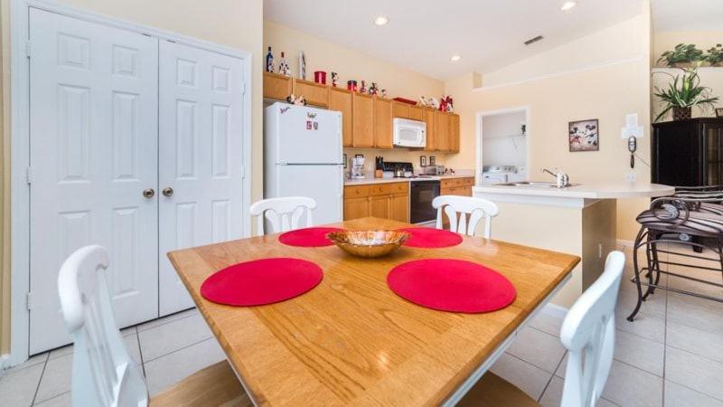 Stunning 4 Bedroom 3 Bath Pool In Windsor Palms Holiday home Orlando