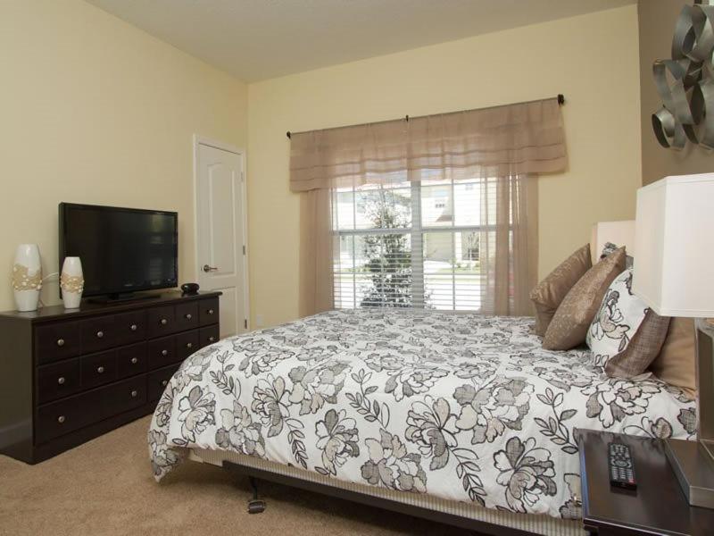Holiday home 4 Bedroom 3 Bath Town In The Paradise Palms