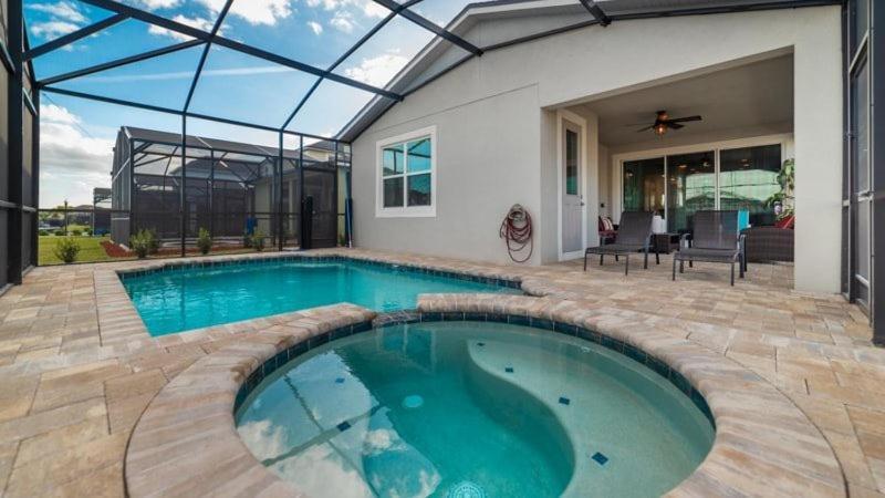 Luxurious 5 Bedroom Pool In Solara That Sleeps 12 Holiday home *