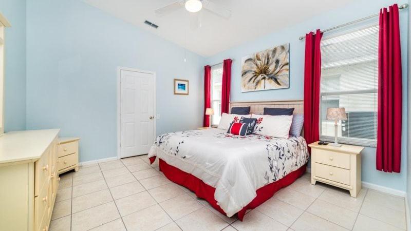 Stunning 4 Bedroom 3 Bath Pool In Windsor Palms Holiday home