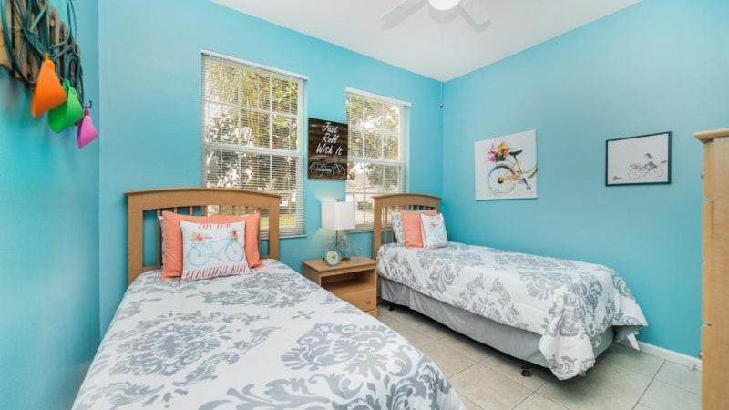 Stunning 4 Bedroom 3 Bath Pool In Windsor Palms Holiday home