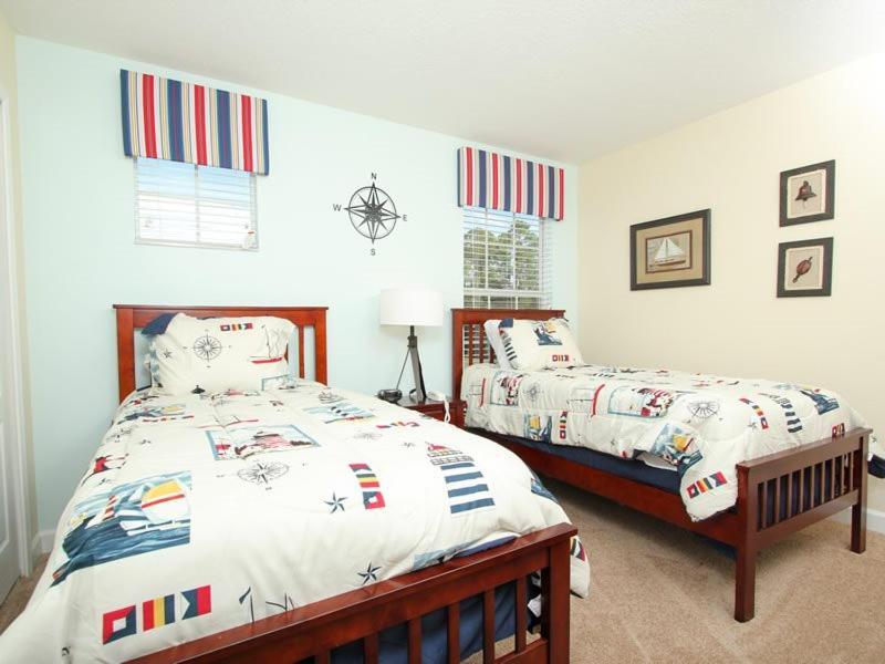 Stunning 5 Bedroom 5 Bath In Paradise Palms Holiday home *