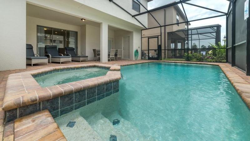 Amazing 6 Bedroom 4.5 Bath Windsor At Westside Pool Holiday home *