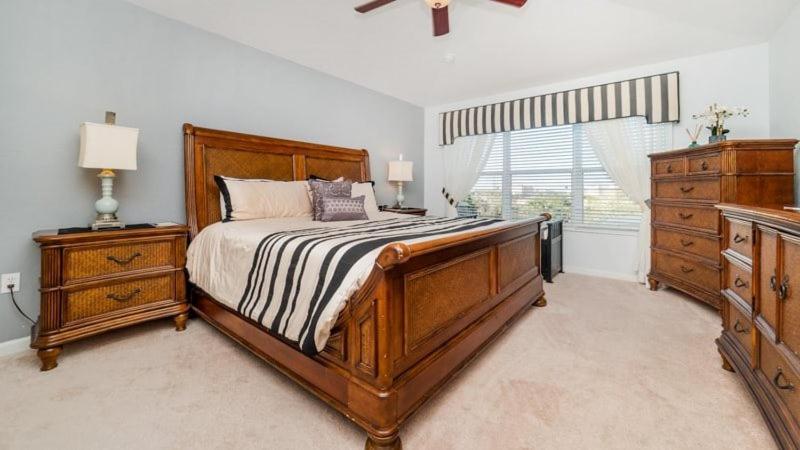 Stunning 6 Bedroom Pool In Windsor Hills Holiday home *