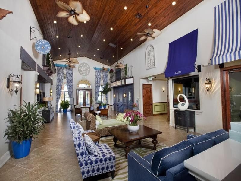 4 Bedroom 3 Bath Town In The Paradise Palms