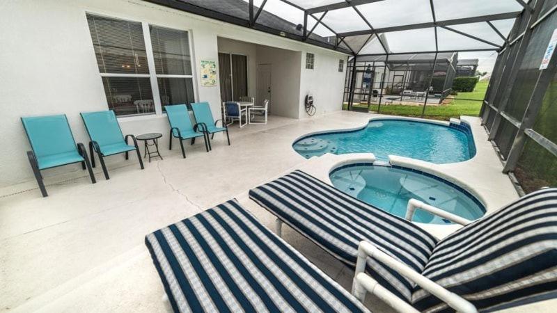 Holiday home Stunning 4 Bedroom 3 Bath Pool In Windsor Palms *