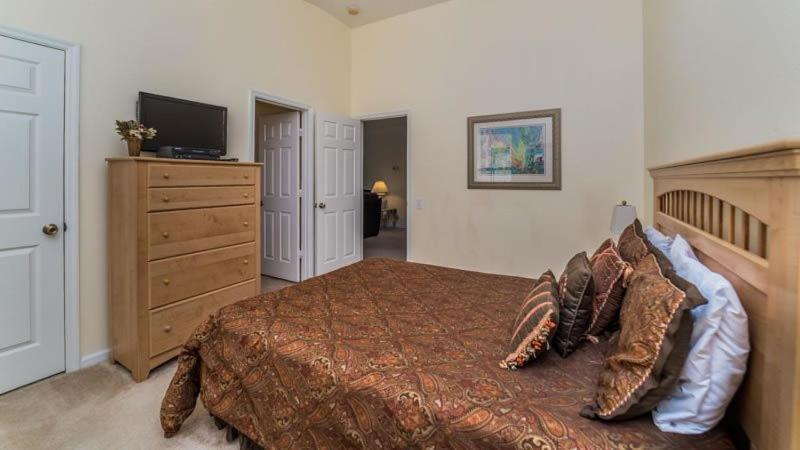 Holiday home Elegant 4 Bedroom With South Facing Pool In Kissimmee *