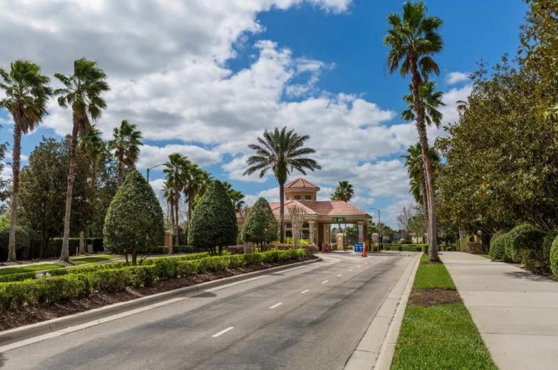 Amazing 6 Bedroom 4 Bath Pool In Kissimmee Holiday home *