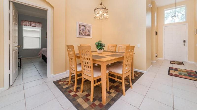 Holiday home Stunning 4 Bedroom 3 Bath Pool In Windsor Palms Orlando