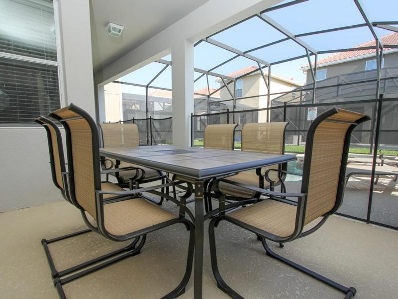 Gorgeous 6 Bed 5 Bath Pool In The Stunning Paradise Palms Holiday home *