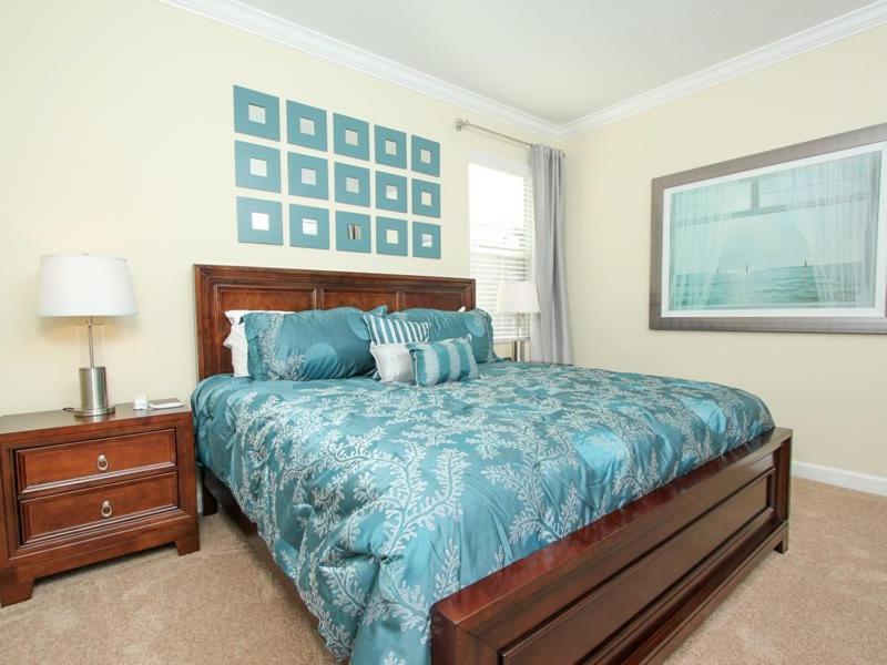 Stunning 5 Bedroom 5 Bath In Paradise Palms Holiday home *