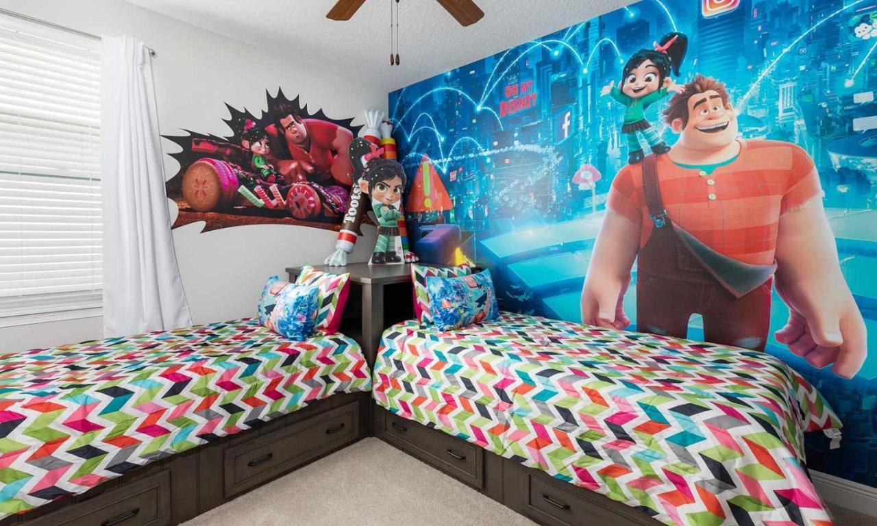 Colorful 9 Bdrm House With Large Pool In Encore Holiday home *
