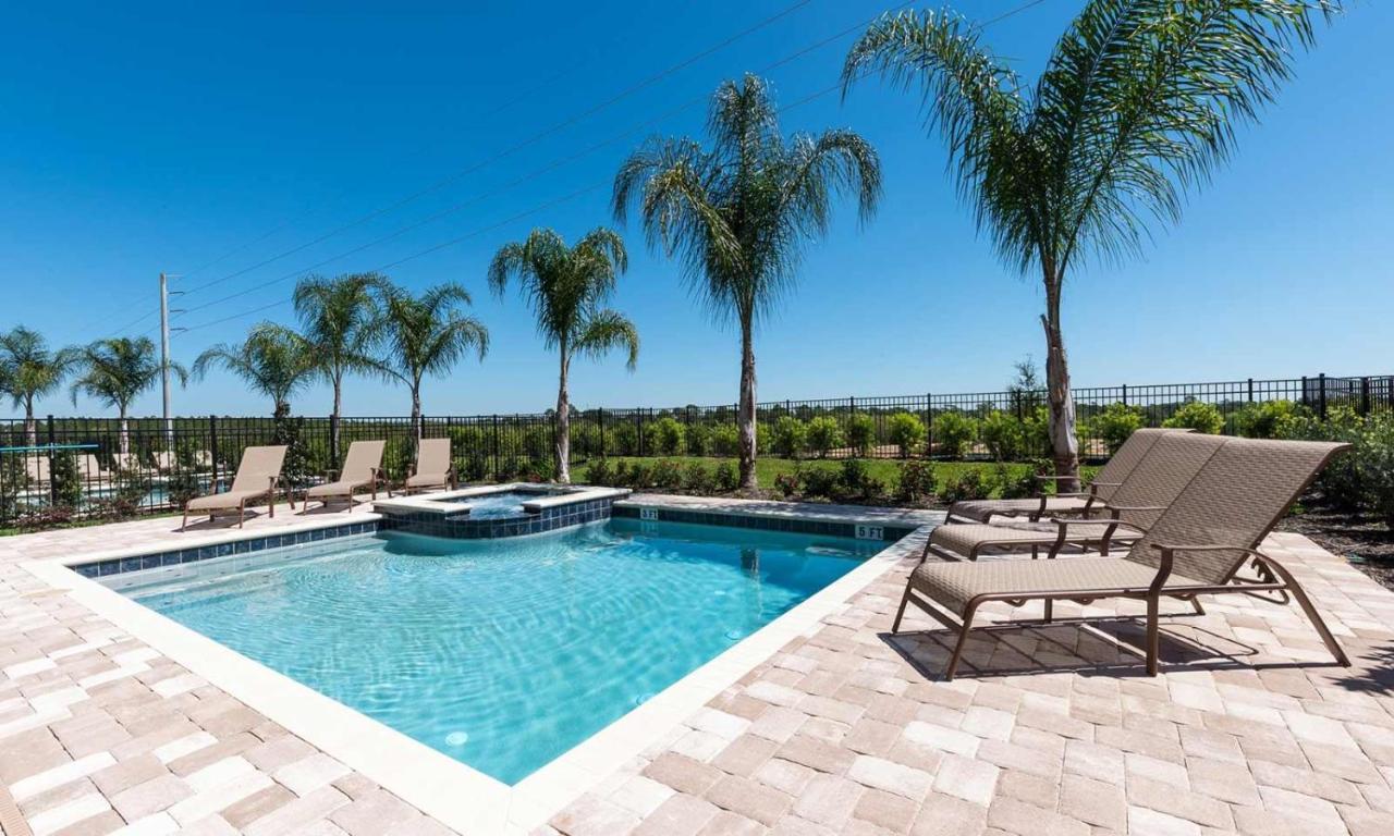Spacious Graceful 10 Bdrm House With Kitchen At Encore * Orlando
