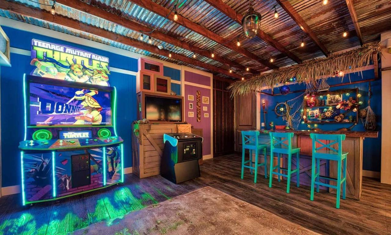 Luxurious 11 Bdrm With Tiki Themed Game At Encore Holiday home Orlando