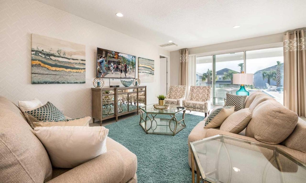 Holiday home Spacious 8 Bdrm With South Facing Pool In Encore *