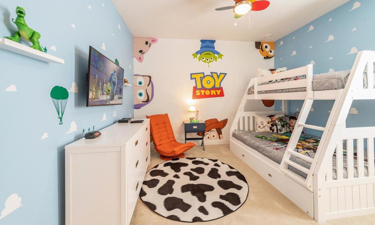 Dazzling 8 Bdrm With Putting At Encore Holiday home Orlando