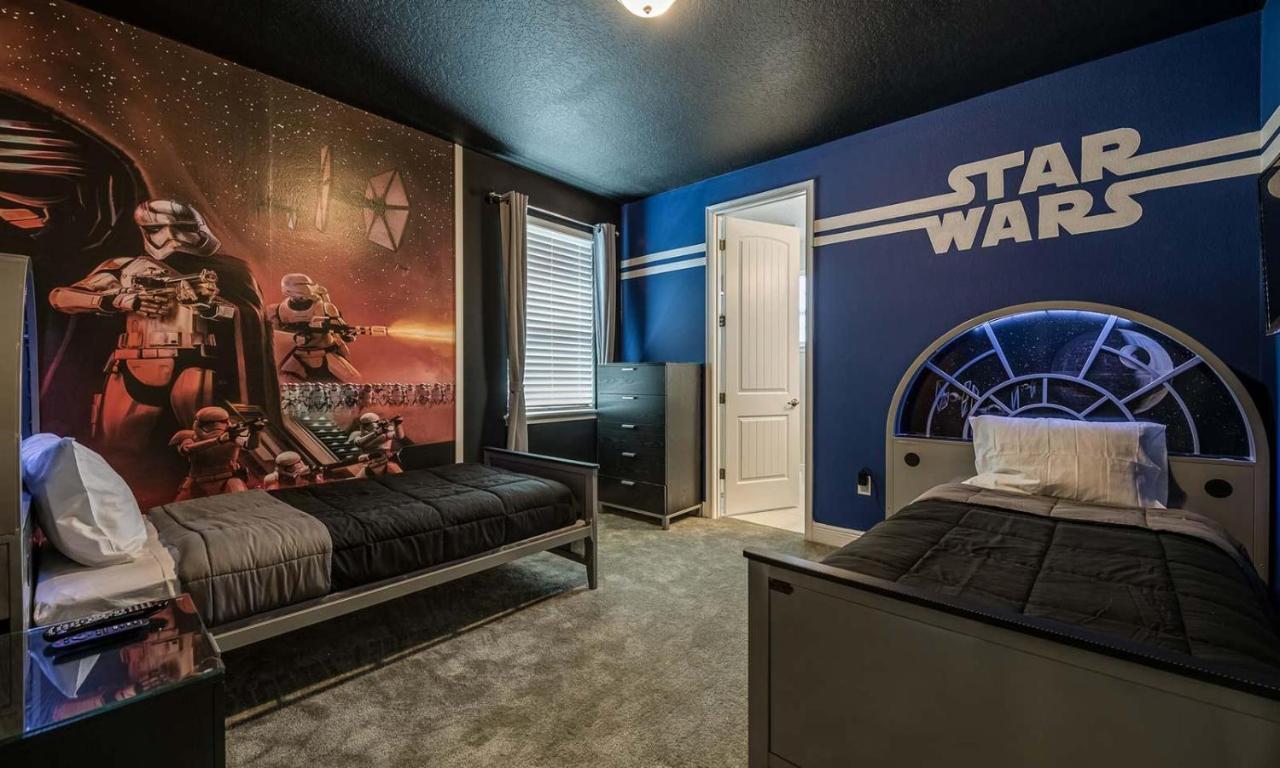 Airy 6 Bdrm Abode With Theater In Encore
