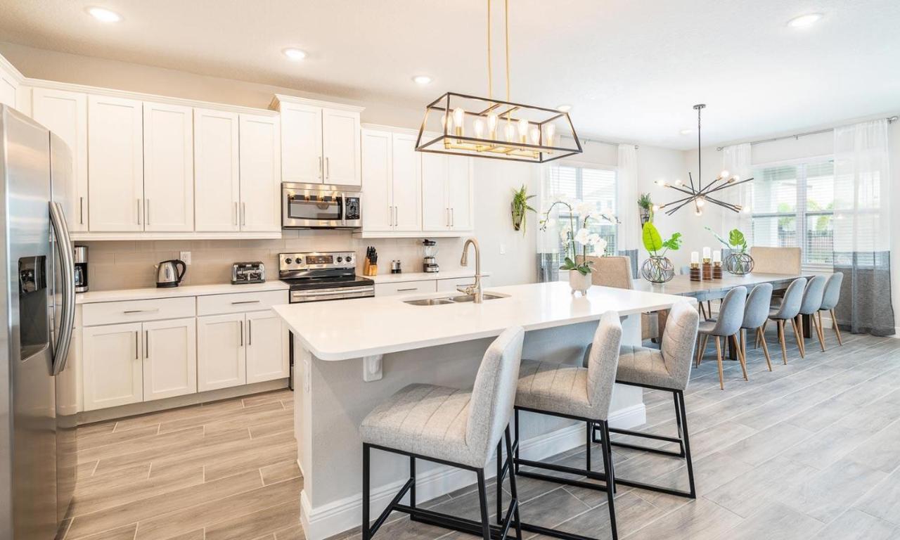 Holiday home Dazzling 8 Bdrm With Putting At Encore Orlando