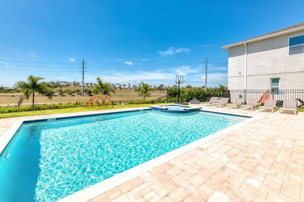 Holiday home Grand 11 Bdrm With Games At Encore Orlando