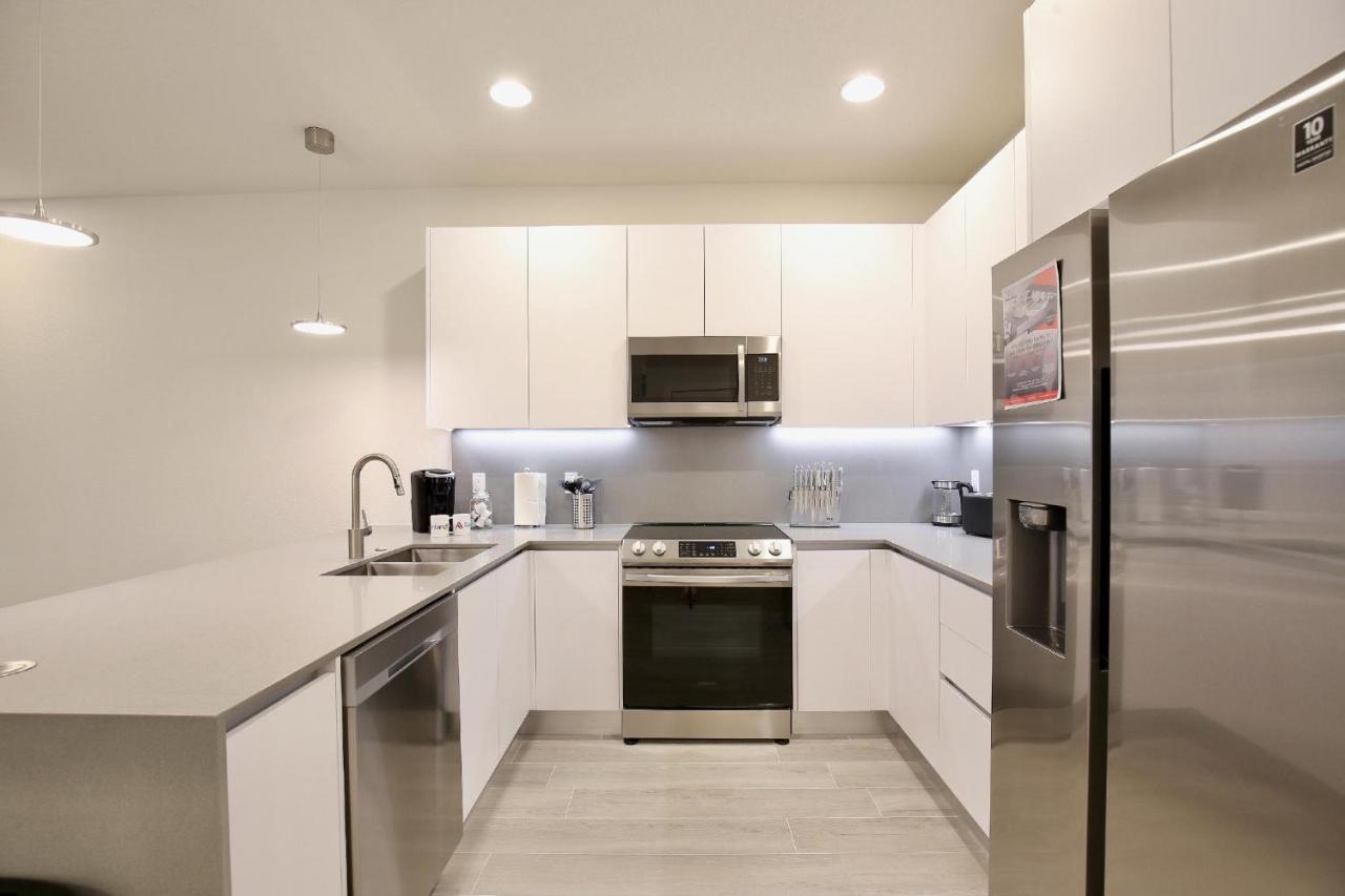 Amazing 3 Bedroomloft Townhouse In Hidden Forest, With Private Pool! *