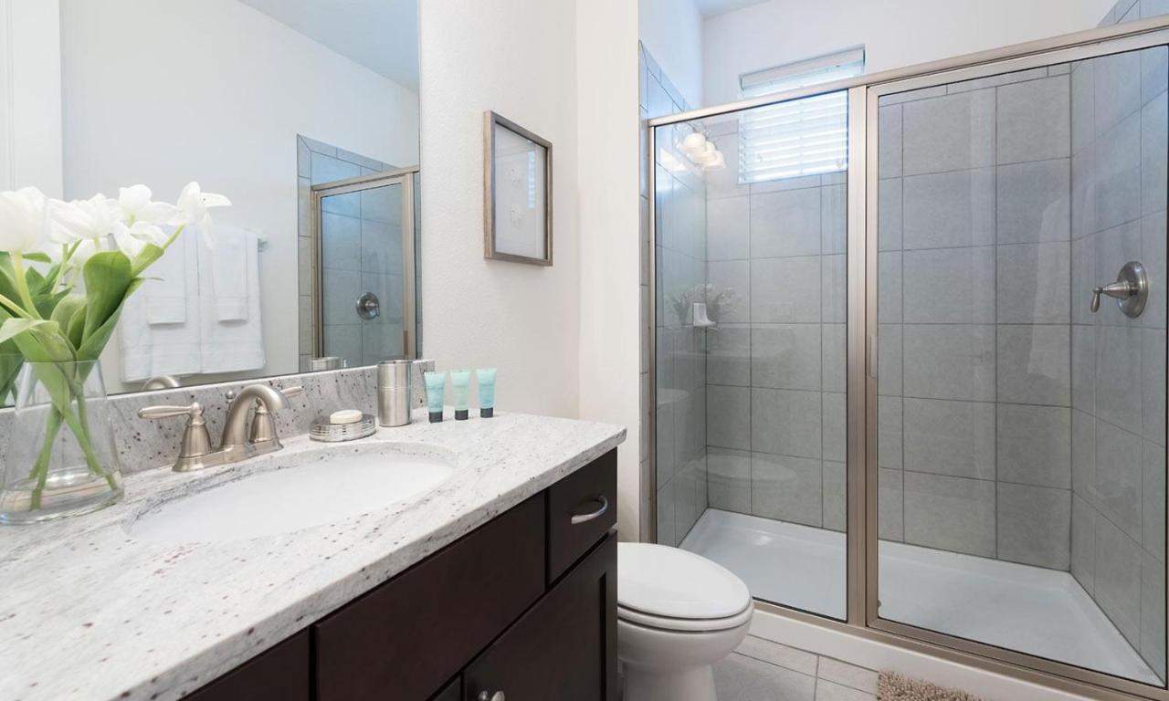 Holiday home Stylish Sleek 9 Bdrm With Full Kitchen At Encore