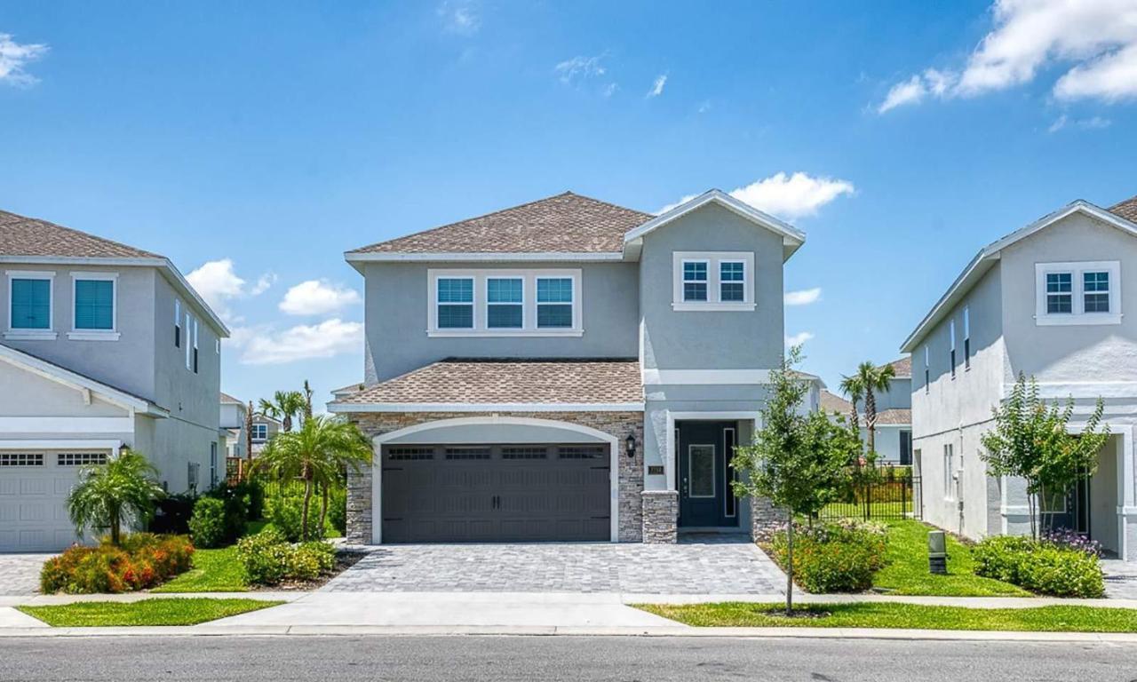 Airy 6 Bdrm Abode With Theater In Encore Orlando