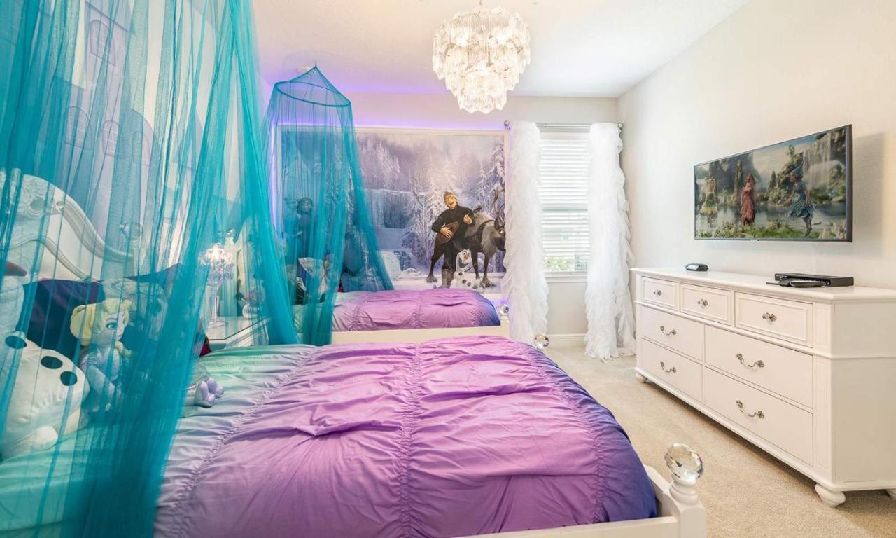 Dazzling 8 Bdrm With Putting At Encore Holiday home Orlando