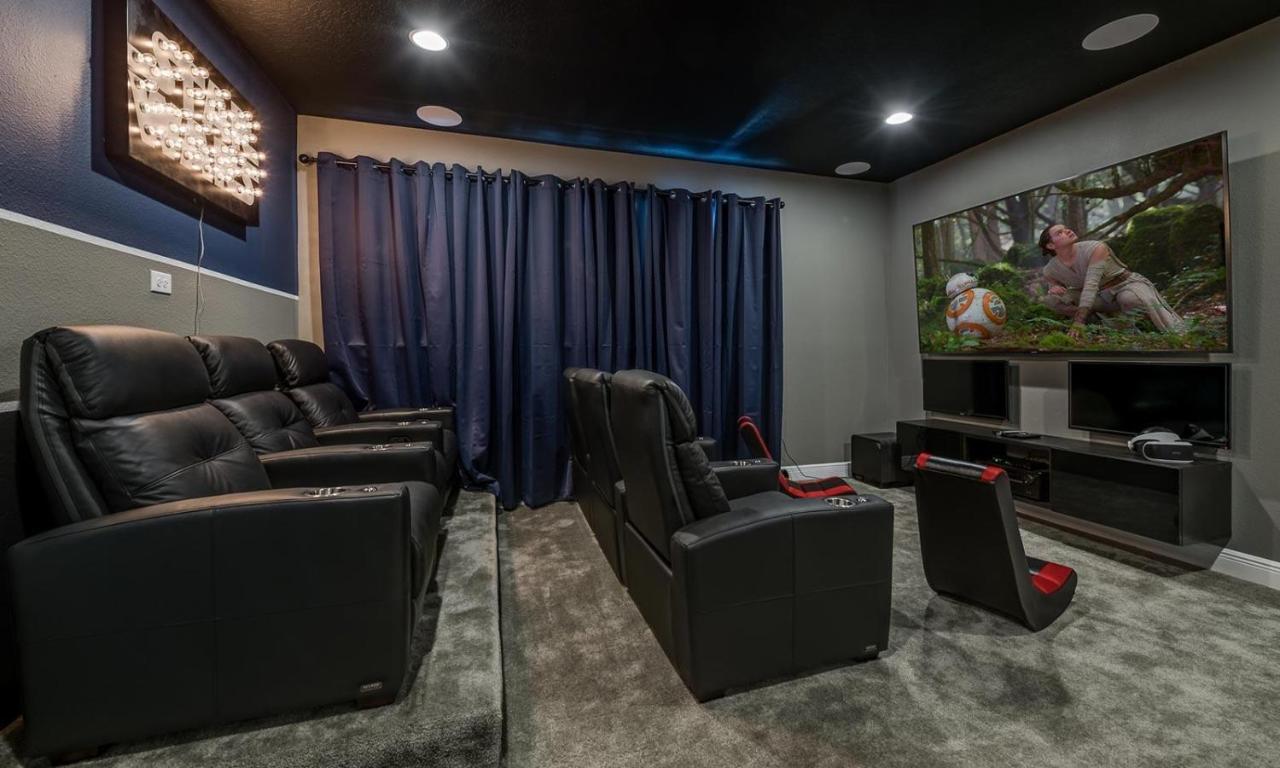 Airy 6 Bdrm Abode With Theater In Encore