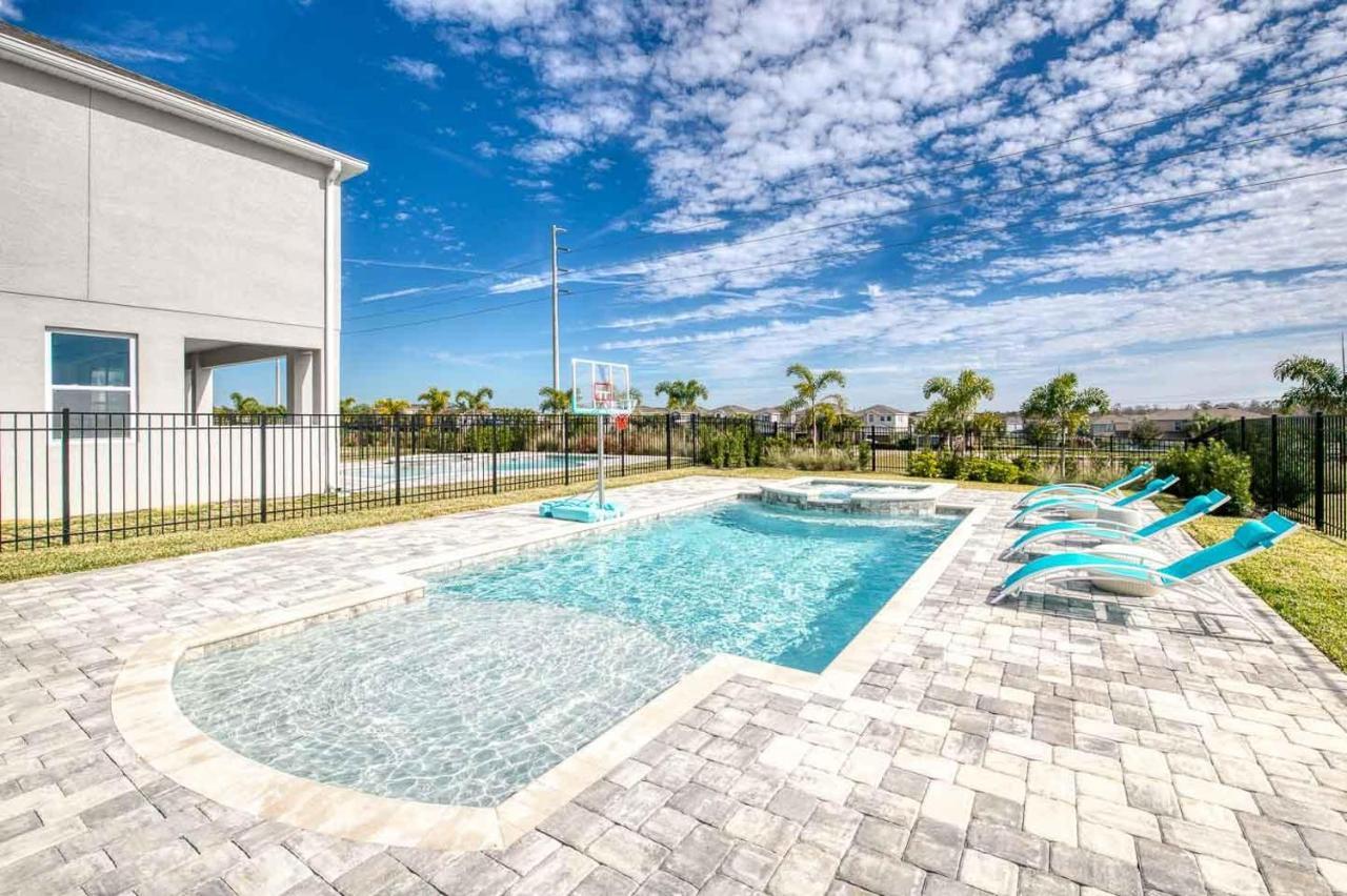 Dainty 4 Bdrm With Themed Bedrooms At Encore Orlando