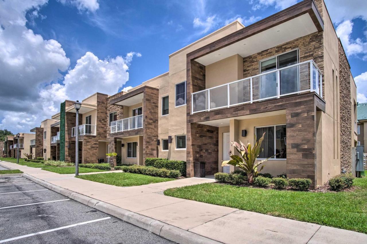 Spacious Magic Village Townhome About 1 Mi To Disney! *