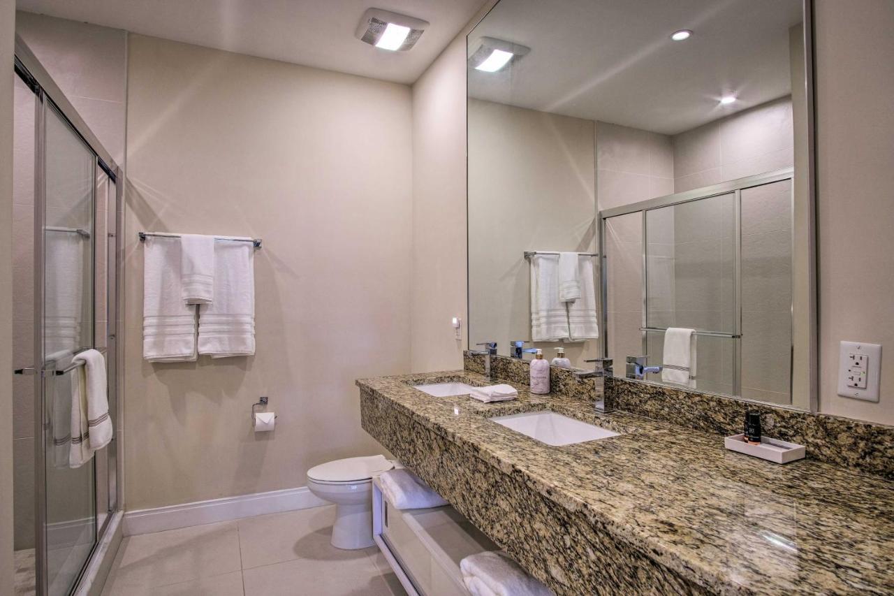 Spacious Magic Village Townhome About 1 Mi To Disney! Holiday home Orlando