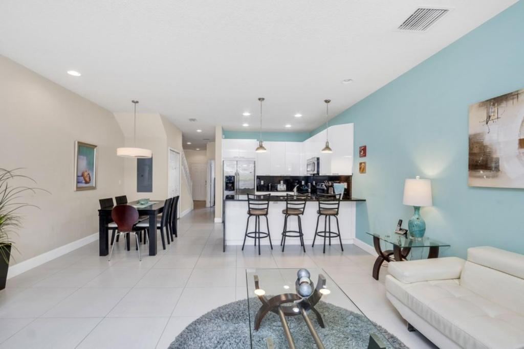 Holiday home 3 Bed Town With Splash Pool! Townhouse Orlando