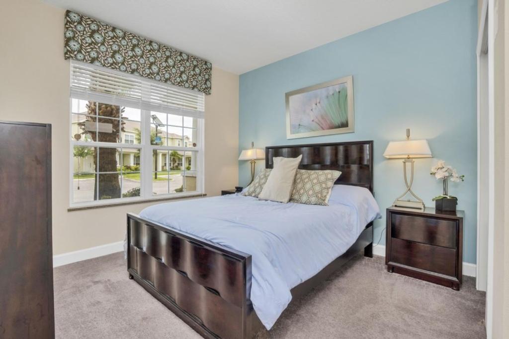3 Bed Town With Splash Pool! Townhouse Orlando