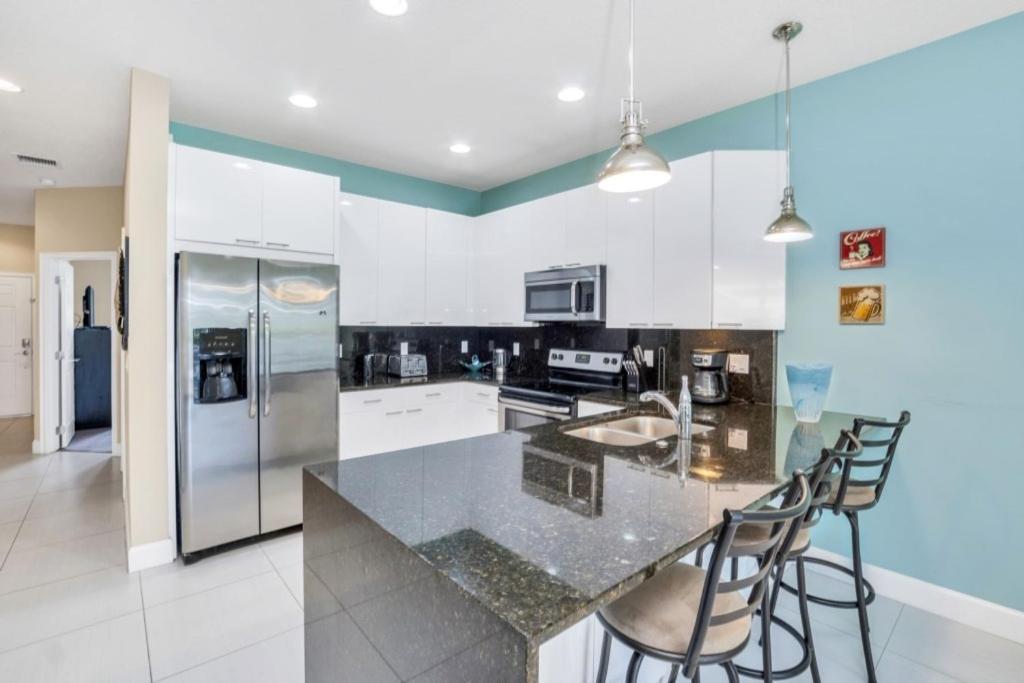 3 Bed Town With Splash Pool! Townhouse *