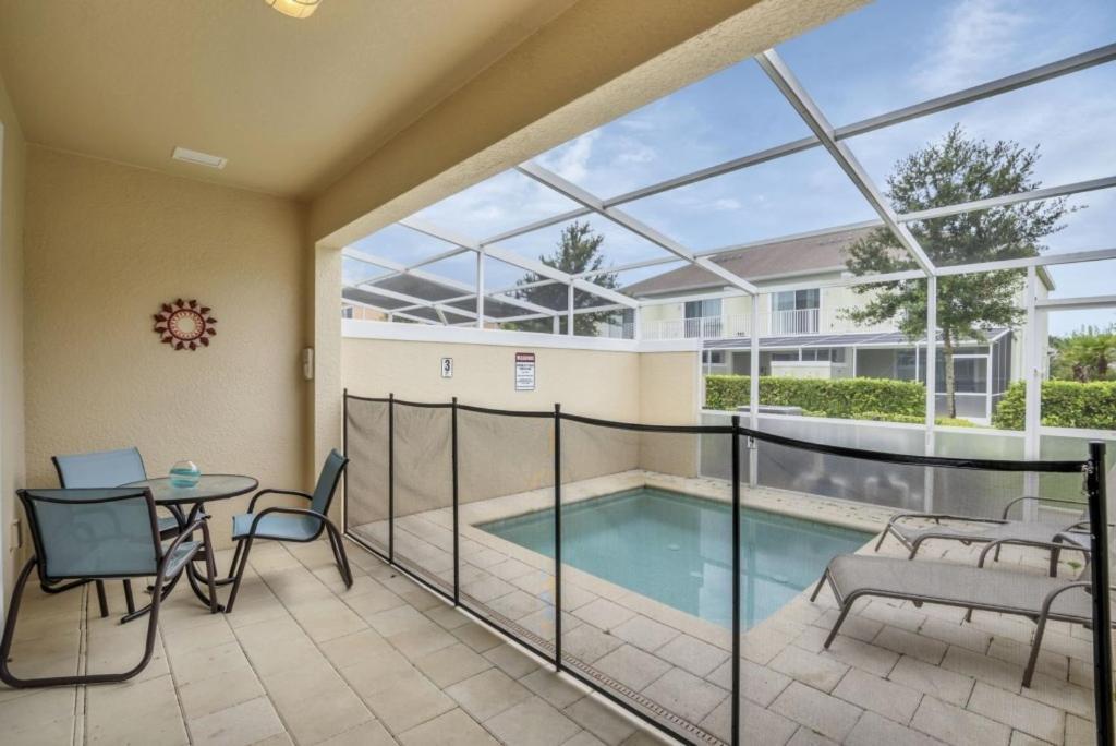 3 Bed Town With Splash Pool! Townhouse Holiday home