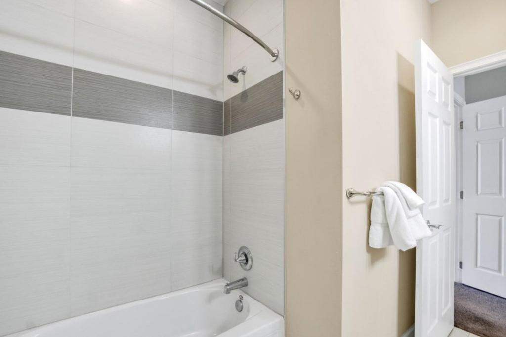 3 Bed Town With Splash Pool! Townhouse Holiday home *