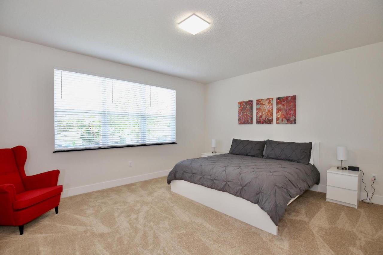 Great 4 Bedroom Townhouse In Hidden Forest, With Private Pool! *